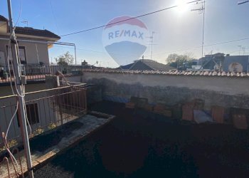 Edificio all\'aperto - Independent house via rettifilo
 
80, Santa Venerina - photo 4