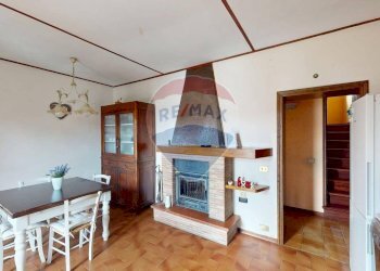 Sala da pranzo - Villa via spada cenami
 
51, Massarosa - foto 42