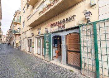 Edificio all\'aperto - Bar Tavola Calda - Fredda PIAZZA DEI MERLI
 
6, Frascati - foto 2