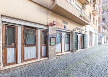 Edificio all\'aperto - Bar Tavola Calda - Fredda PIAZZA DEI MERLI
 
6, Frascati - foto 5