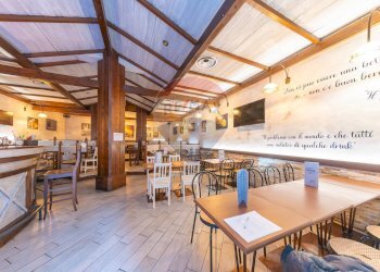 Sala da pranzo - Bar Tavola Calda - Fredda PIAZZA DEI MERLI
 
6, Frascati - foto 8