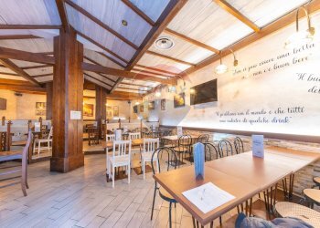 Sala da pranzo - Bar Tavola Calda - Fredda PIAZZA DEI MERLI
 
6, Frascati - foto 10