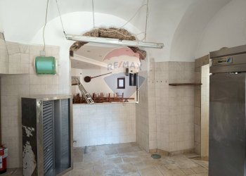 Bagno - Locale Commerciale Via Salita della Bella
 
37, Vico del Gargano - foto 32