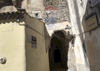 Edificio all\'aperto - Locale Commerciale Via Salita della Bella
 
37, Vico del Gargano - foto 35