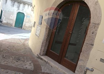 Edificio all\'aperto - Locale Commerciale Via Salita della Bella
 
37, Vico del Gargano - foto 40