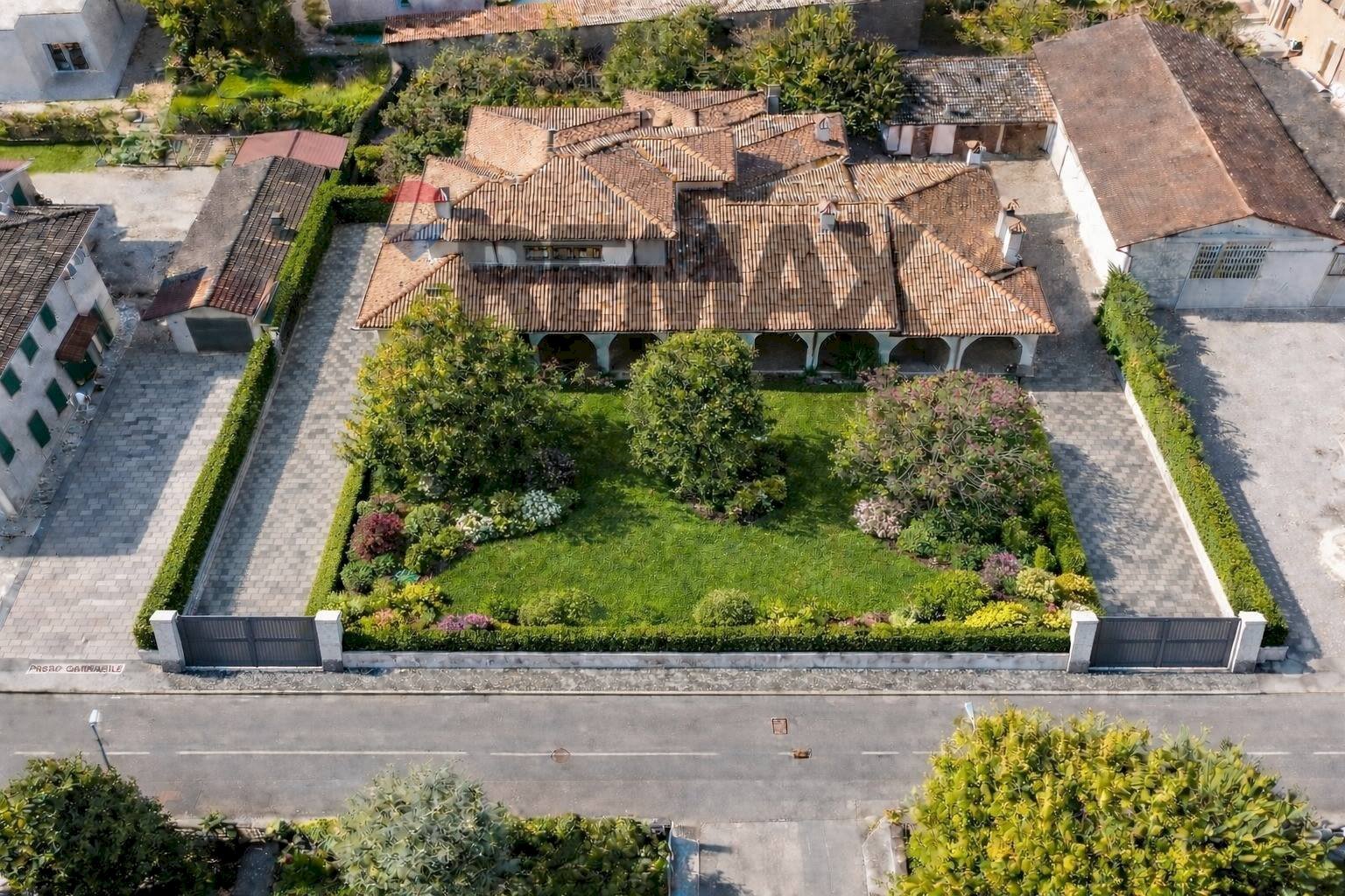 Casa all\'aperto - Villa Via Leoncavallo
 
3, Gazoldo degli Ippoliti - foto 1