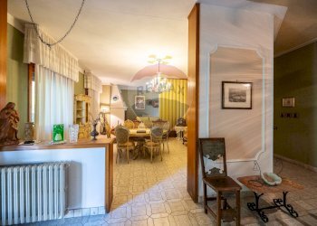 Sala da pranzo - Villa Via Leoncavallo
 
3, Gazoldo degli Ippoliti - foto 14