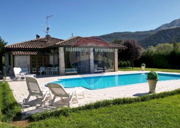 Piscina - Villa Via del Ponticello
 
5, Fossa - foto 2