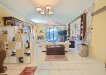 Soggiorno - Villa Via del Ponticello
 
5, Fossa - foto 9