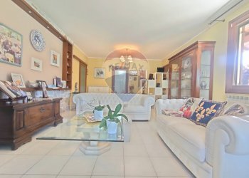 Soggiorno - Villa Via del Ponticello
 
5, Fossa - foto 11