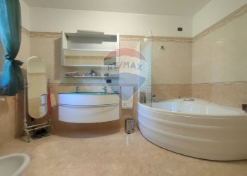 Bagno - Villa Via del Ponticello
 
5, Fossa - foto 30