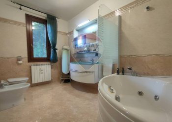Bagno - Villa Via del Ponticello
 
5, Fossa - foto 32