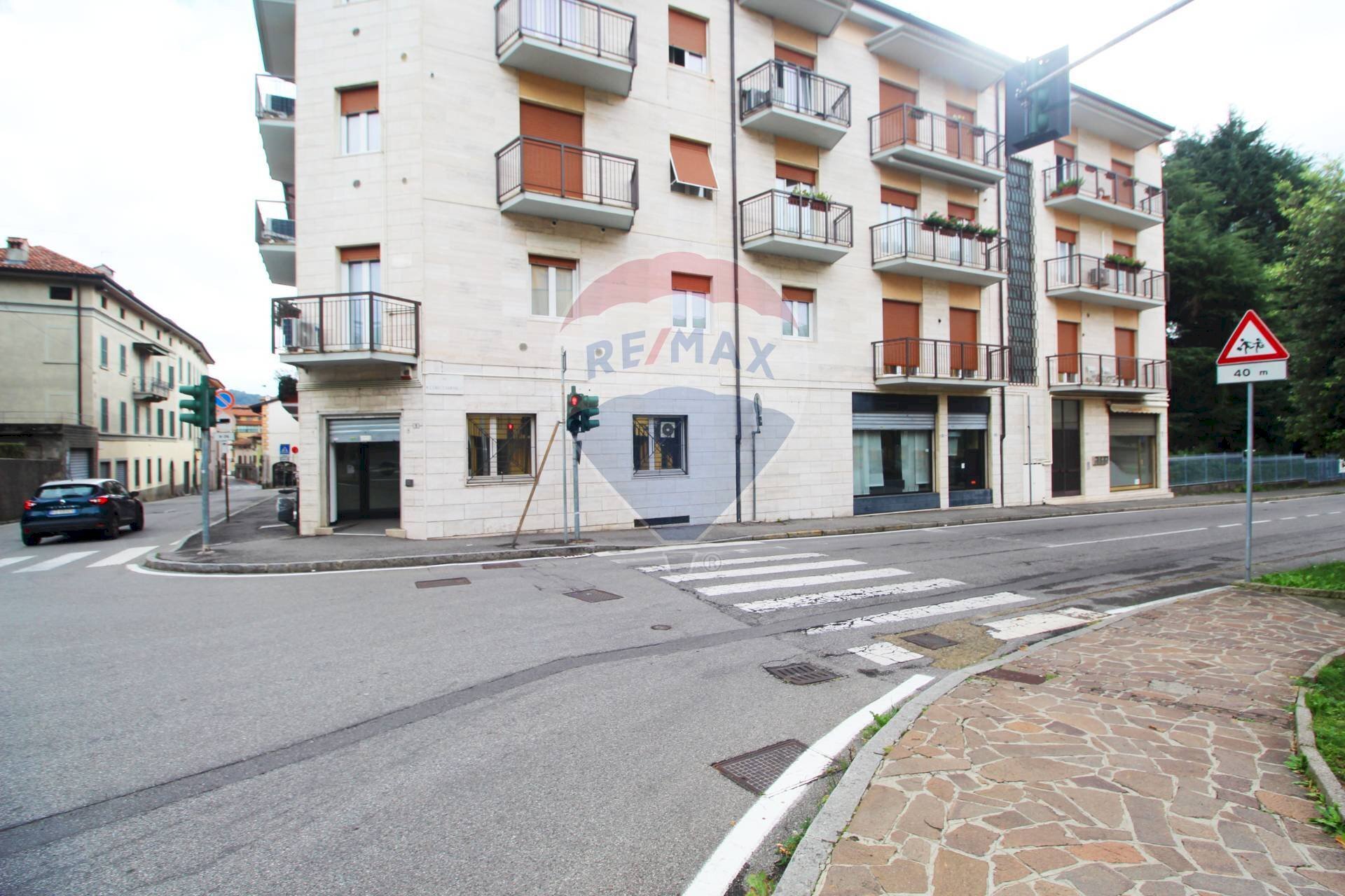 Edificio all\'aperto - Locale Commerciale via rampinelli
 
1, Ponte San Pietro - foto 1