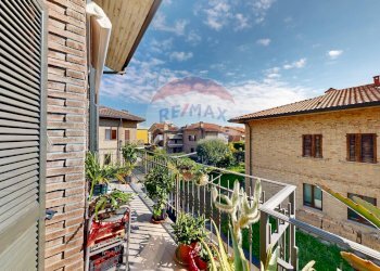 Balcone - Trilocale Via Adamello
 
65, Cesano Maderno - foto 1