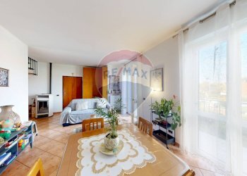 Soggiorno - Trilocale Via Adamello
 
65, Cesano Maderno - foto 6