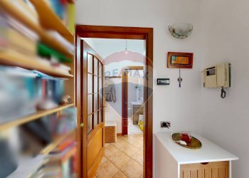 Hall / corridoio - Trilocale Via Adamello
 
65, Cesano Maderno - foto 12