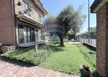 Giardino - Trilocale Via Adamello
 
65, Cesano Maderno - foto 47