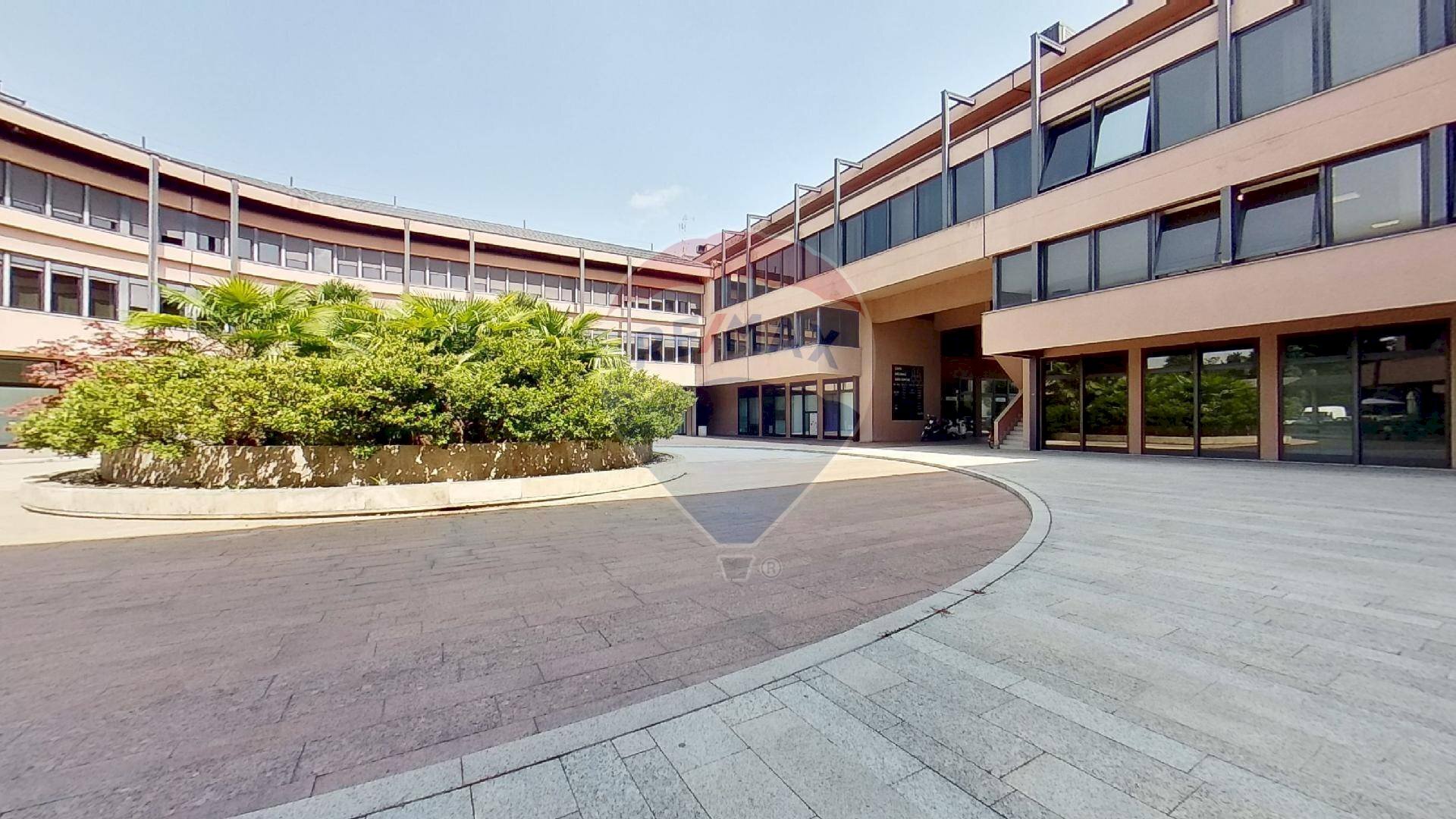 Edificio all\'aperto - Ufficio Corso Sempione
 
15, Gallarate - foto 1