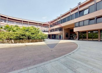 Edificio all\'aperto - Ufficio Corso Sempione
15, Gallarate - foto 1