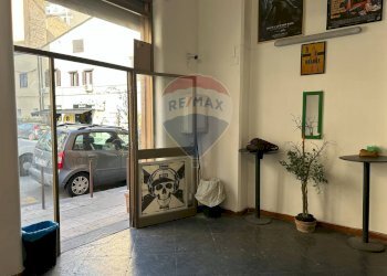 Ricezione / Lobby - Commercial Premises Corso Camillo Finocchiaro Aprile
 
200, Palermo - photo 1