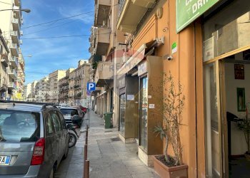 Edificio all\'aperto - Commercial Premises Corso Camillo Finocchiaro Aprile
 
200, Palermo - photo 10