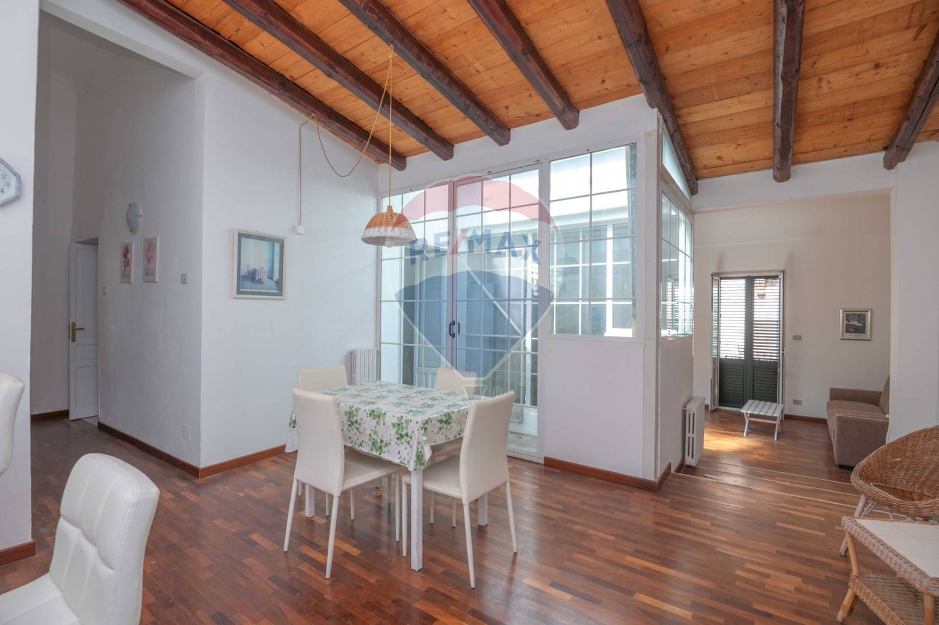 Sala da pranzo - Quadrilocale Vico Medica
 
31, Modica - foto 2