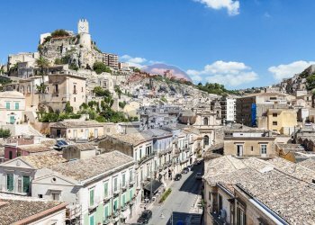 Edificio all\'aperto - Quadrilocale Vico Medica
 
31, Modica - foto 30