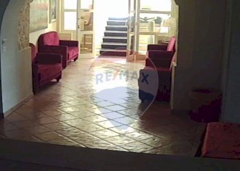 Soggiorno - Attività Commerciale Via Porta Antica della Città
 
19, Conversano - foto 5