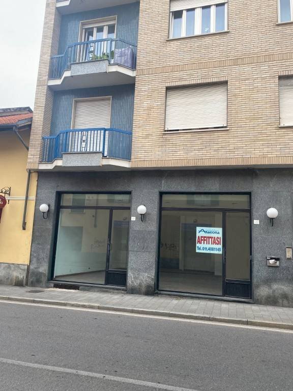 Facciata - Negozio via Generale Giuseppe Perotti, 10, Grugliasco - foto 3