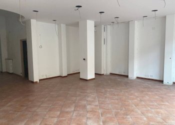 Interno non residenziale - Negozio via Generale Giuseppe Perotti, 10, Grugliasco - foto 7
