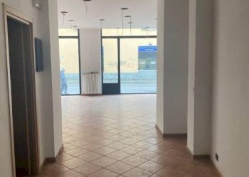 Interno non residenziale - Negozio via Generale Giuseppe Perotti, 10, Grugliasco - foto 8