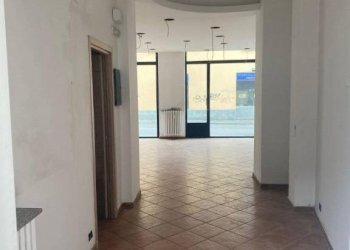 Interno non residenziale - Negozio via Generale Giuseppe Perotti, 10, Grugliasco - foto 9