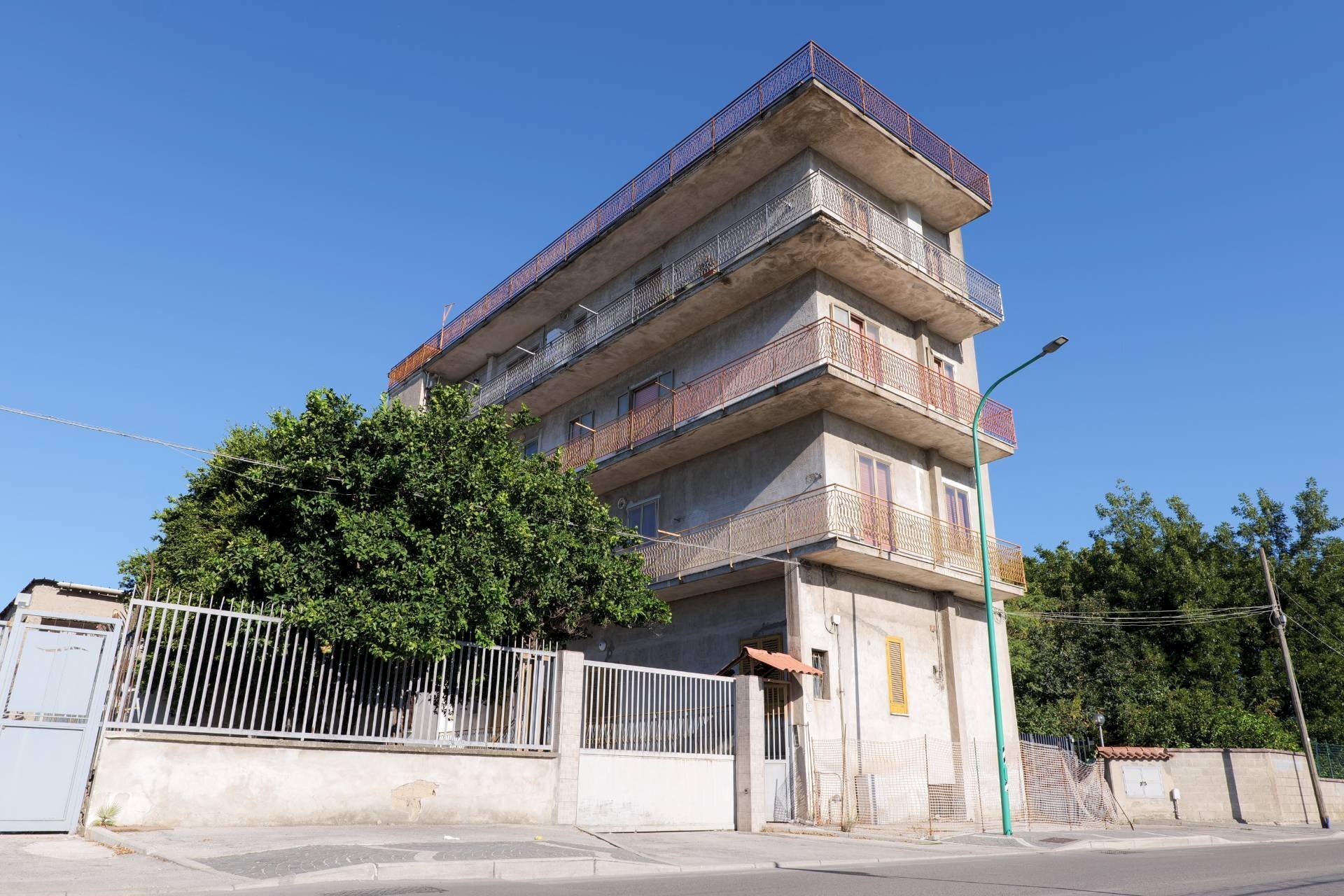 Foto 1 - Stabile - Palazzo via cimitero
 
10, Mariglianella - foto 1