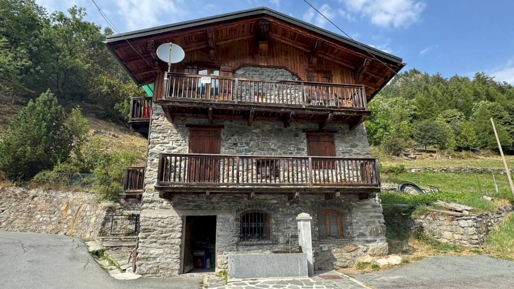 Facciata - Three-room apartment Frazione La Quellod, 1, Bionaz - photo 2