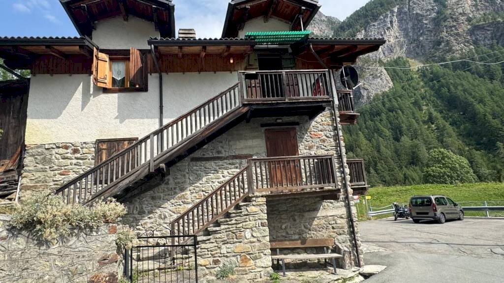 Facciata - Three-room apartment Frazione La Quellod, 1, Bionaz - photo 3