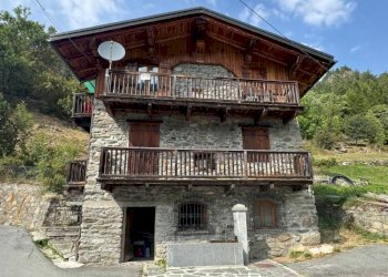 Facciata - Trilocale Frazione La Quellod, 1, Bionaz - foto 2