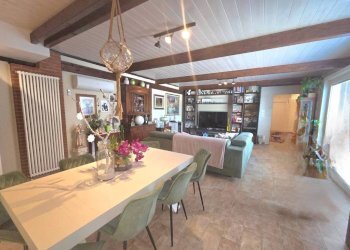 Salone - Villa Frazione Quarto Superiore, Asti - photo 11