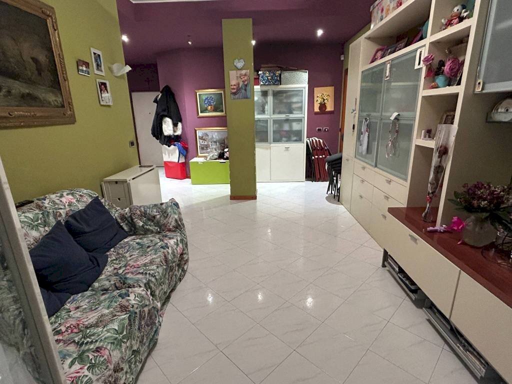 Salone - Three-room apartment via Francesco Primaticcio, 90, Milano - photo 3