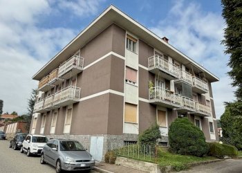 Facciata - Appartamento via Edmondo De Amicis, 7, Biella - foto 3