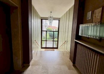 Interno palazzo - Appartamento via Edmondo De Amicis, 7, Biella - foto 6