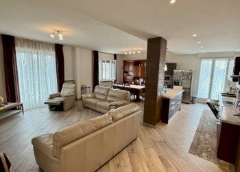 Salone - Appartamento via Edmondo De Amicis, 7, Biella - foto 11