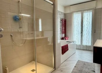 Bagno - Appartamento via Edmondo De Amicis, 7, Biella - foto 19