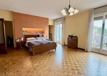 Camera da letto - Appartamento via Edmondo De Amicis, 7, Biella - foto 25