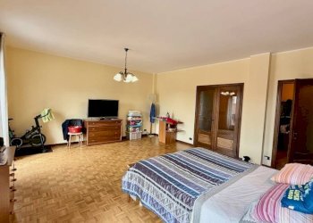 Camera da letto - Appartamento via Edmondo De Amicis, 7, Biella - foto 27