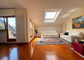 Salone - Attic Cuneo (neighborhood Donatello) - photo 18