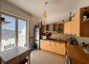 Cucina - Quadrilocale via Enrico Hillyer Giglioli, 73, Genova (zona Marassi) - foto 4