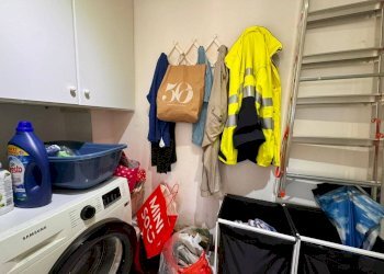 Lavanderia - Quadrilocale via Enrico Hillyer Giglioli, 73, Genova (zona Marassi) - foto 12