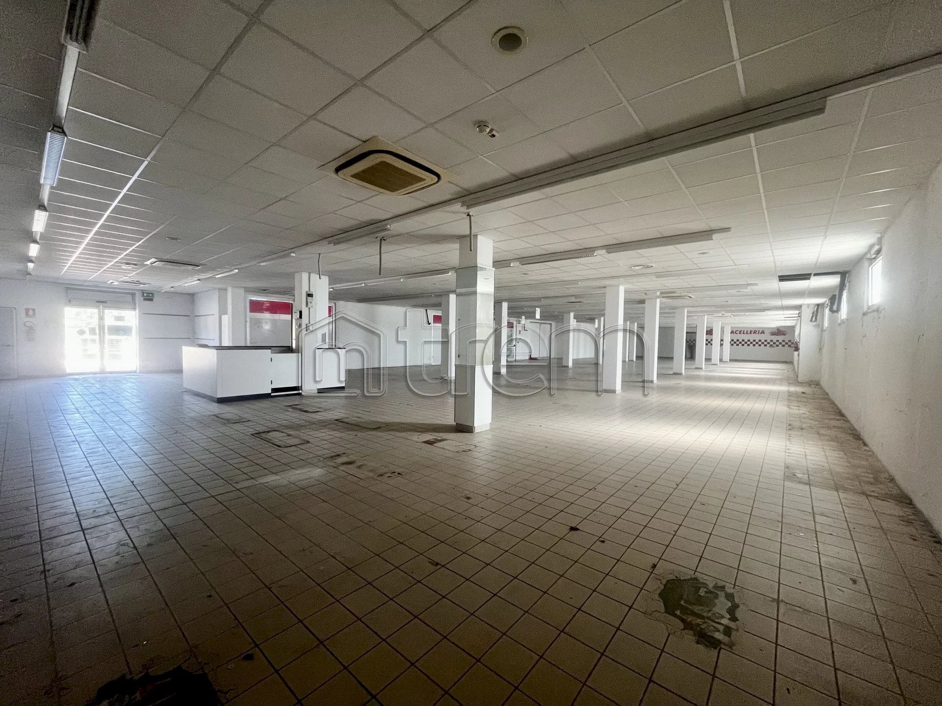 Negozio Via della Libertà, Lograto - foto 2