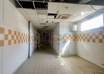 Negozio Via della Libertà, Lograto - foto 15