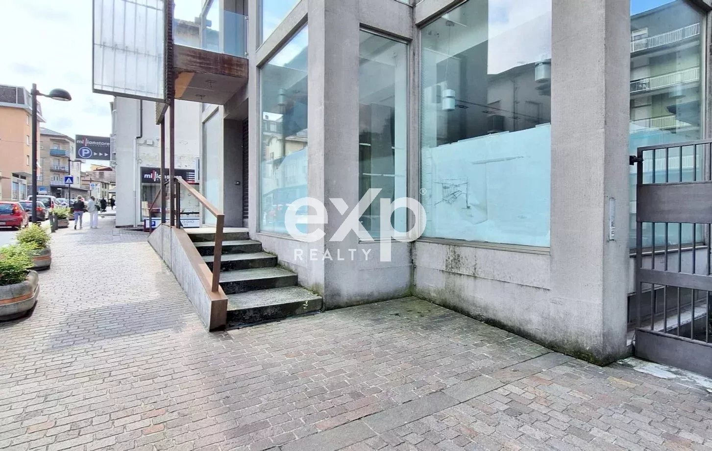 Shop Corso Dante Alighieri, Calolziocorte - photo 2